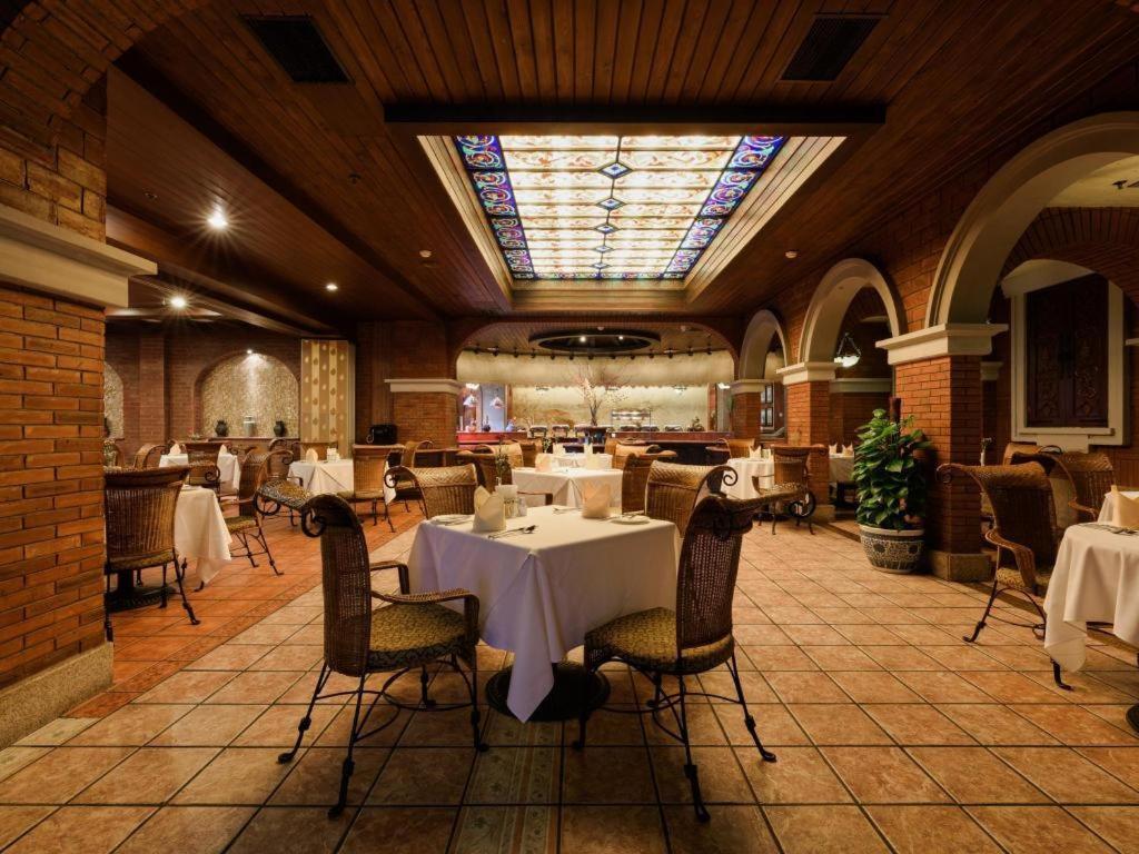 Asia Hotel Пекин Экстерьер фото